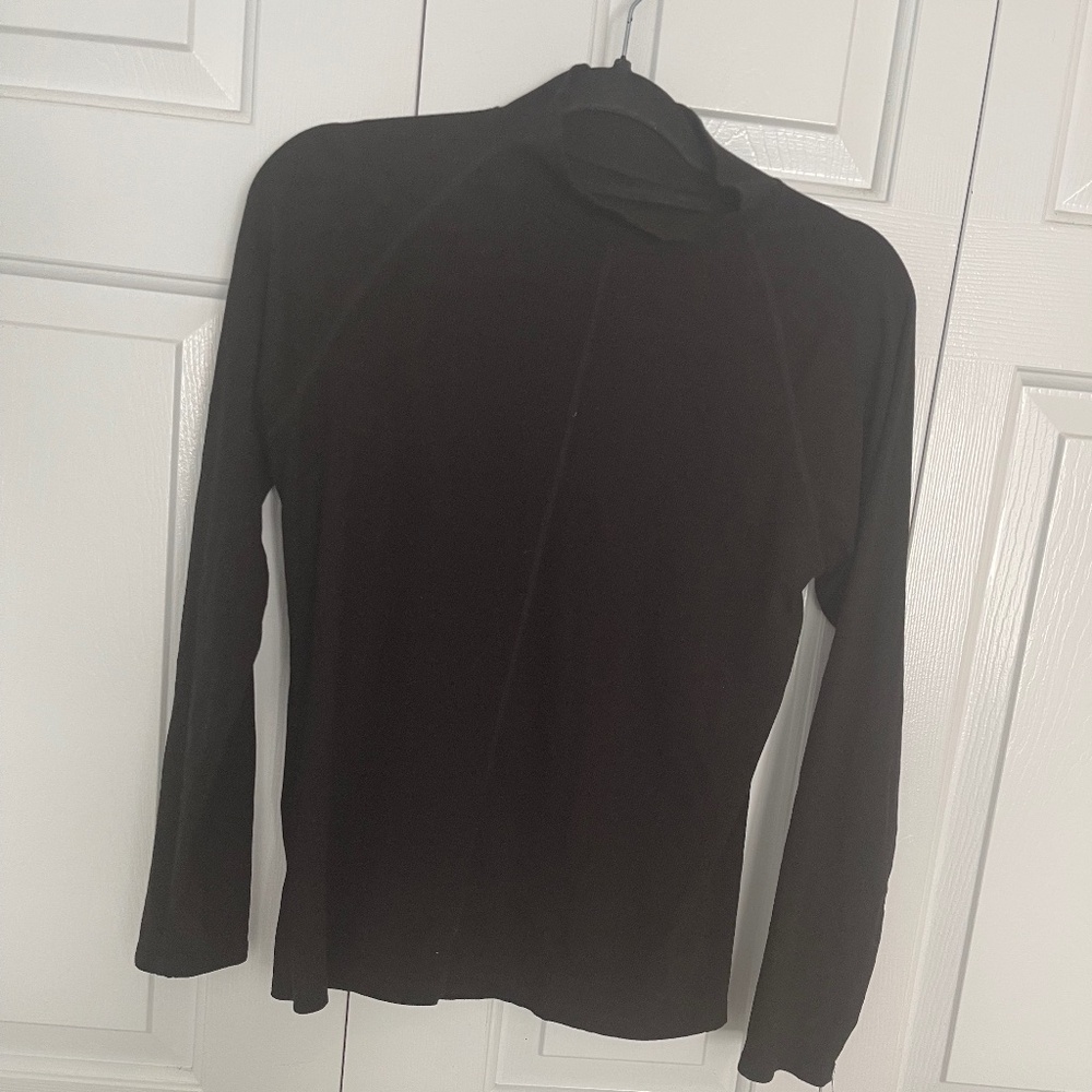 Exercise tops - Picture 3 of 4